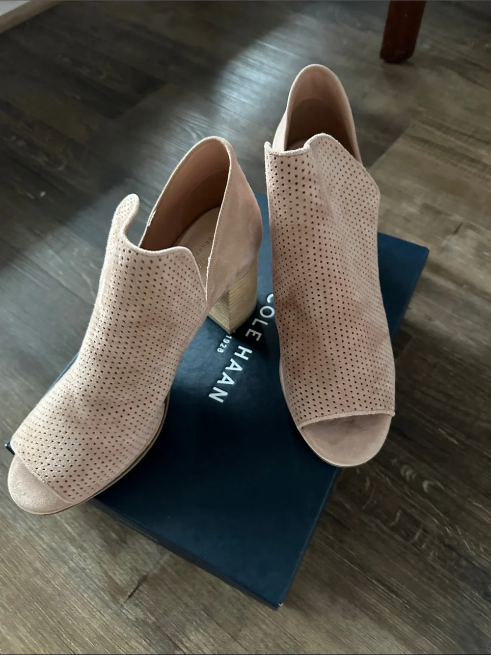 Cole Haan Shiloh Open Toe‎ Suede Ankle Blush Suede Peep-Toe Booties 7.5